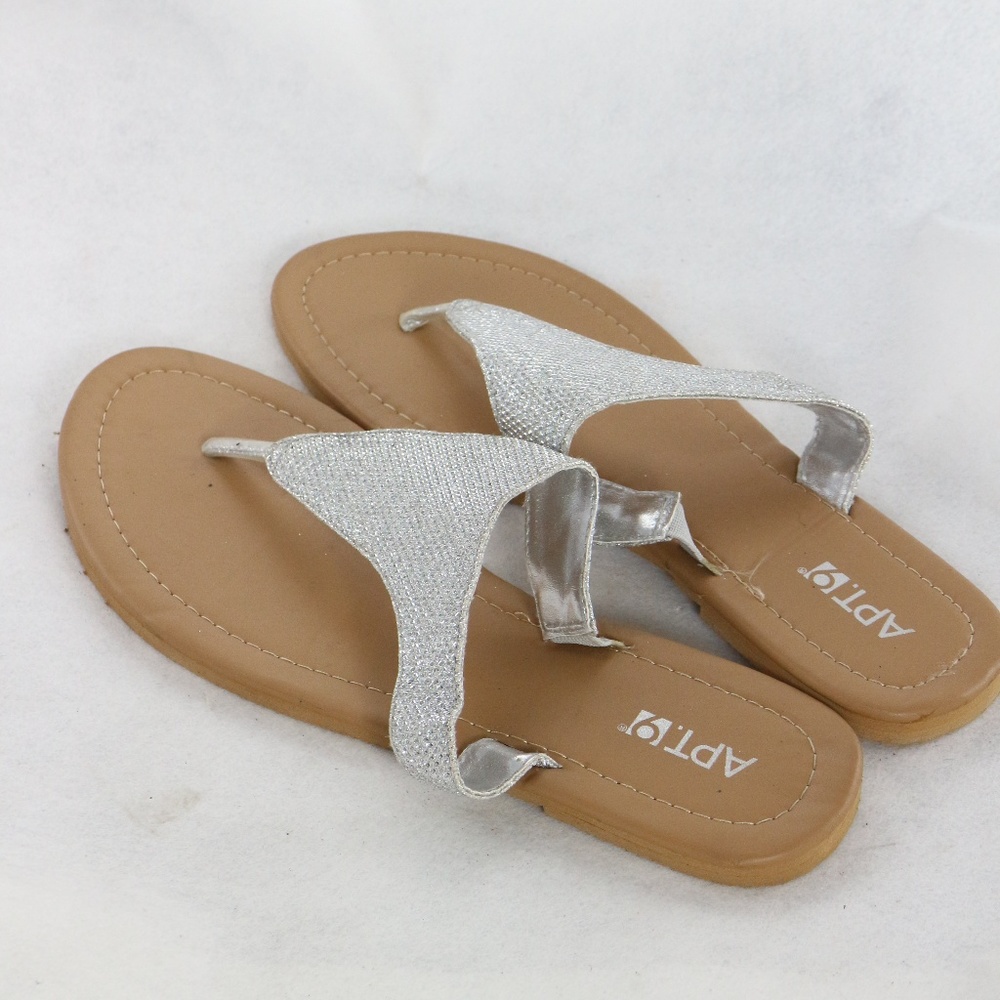New APT 9 Silver Strap Thong Sandals - Picture 4 of 8